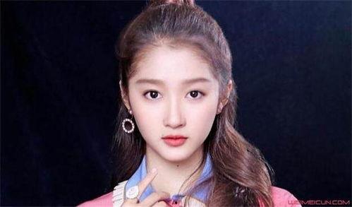 关晓彤出生背景,影视新星背后的豪门背景与成长历程